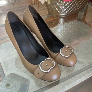 Gucci pumps